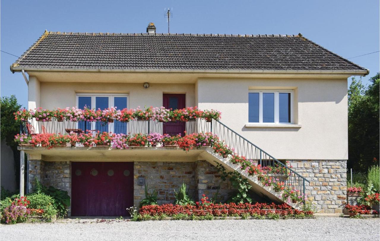 Holiday Home In Montsernelle Lithaire Bagian luar foto