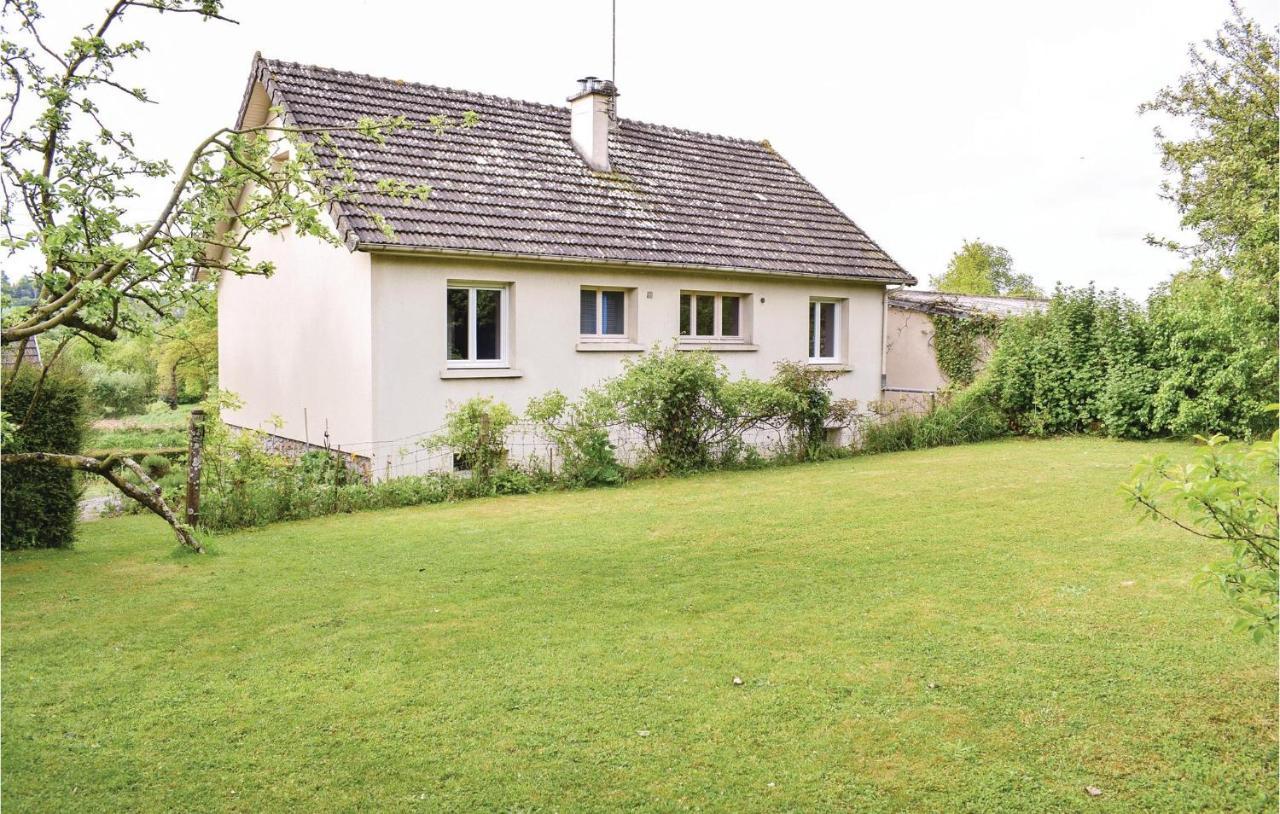 Holiday Home In Montsernelle Lithaire Bagian luar foto