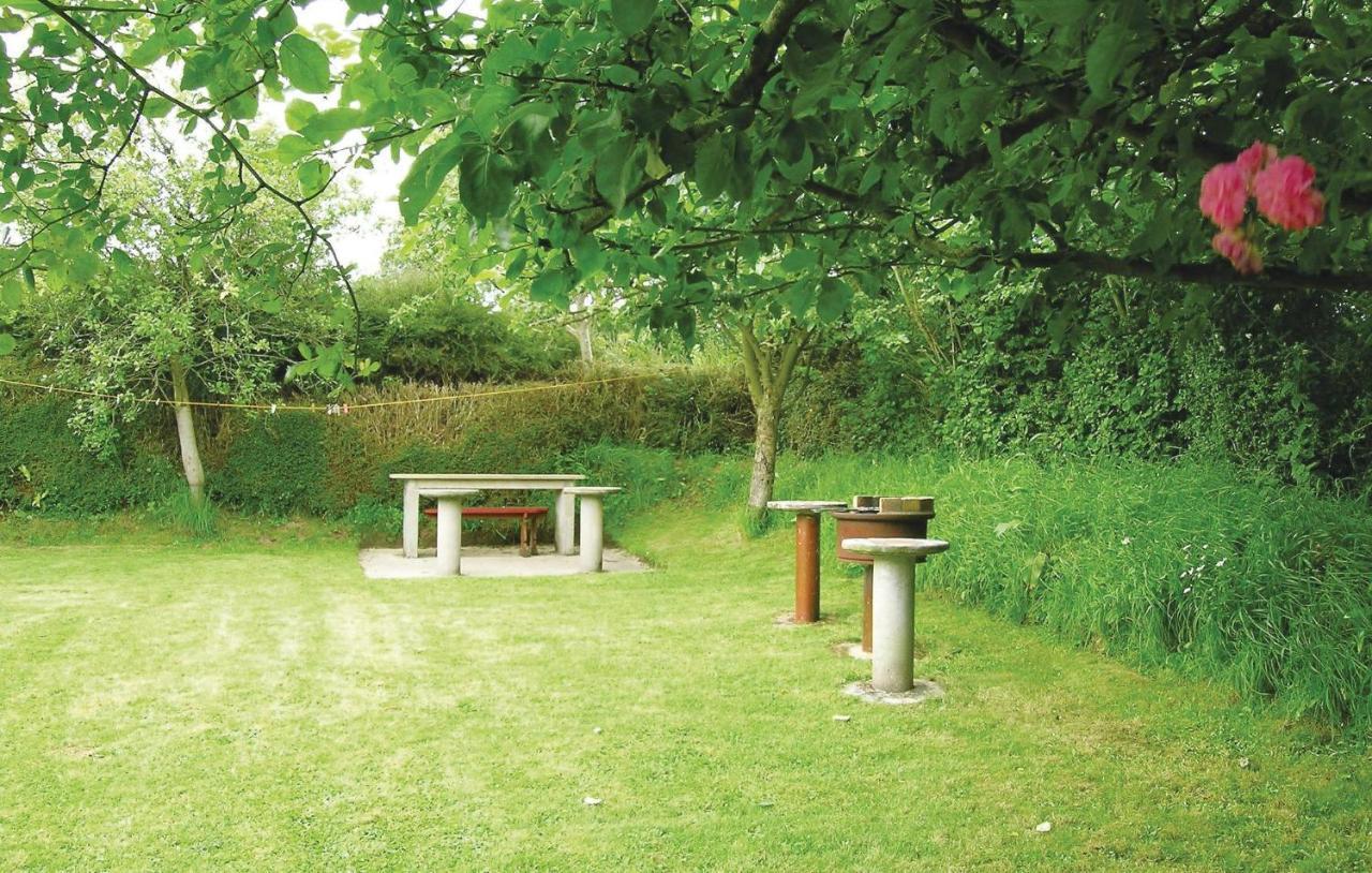 Holiday Home In Montsernelle Lithaire Bagian luar foto