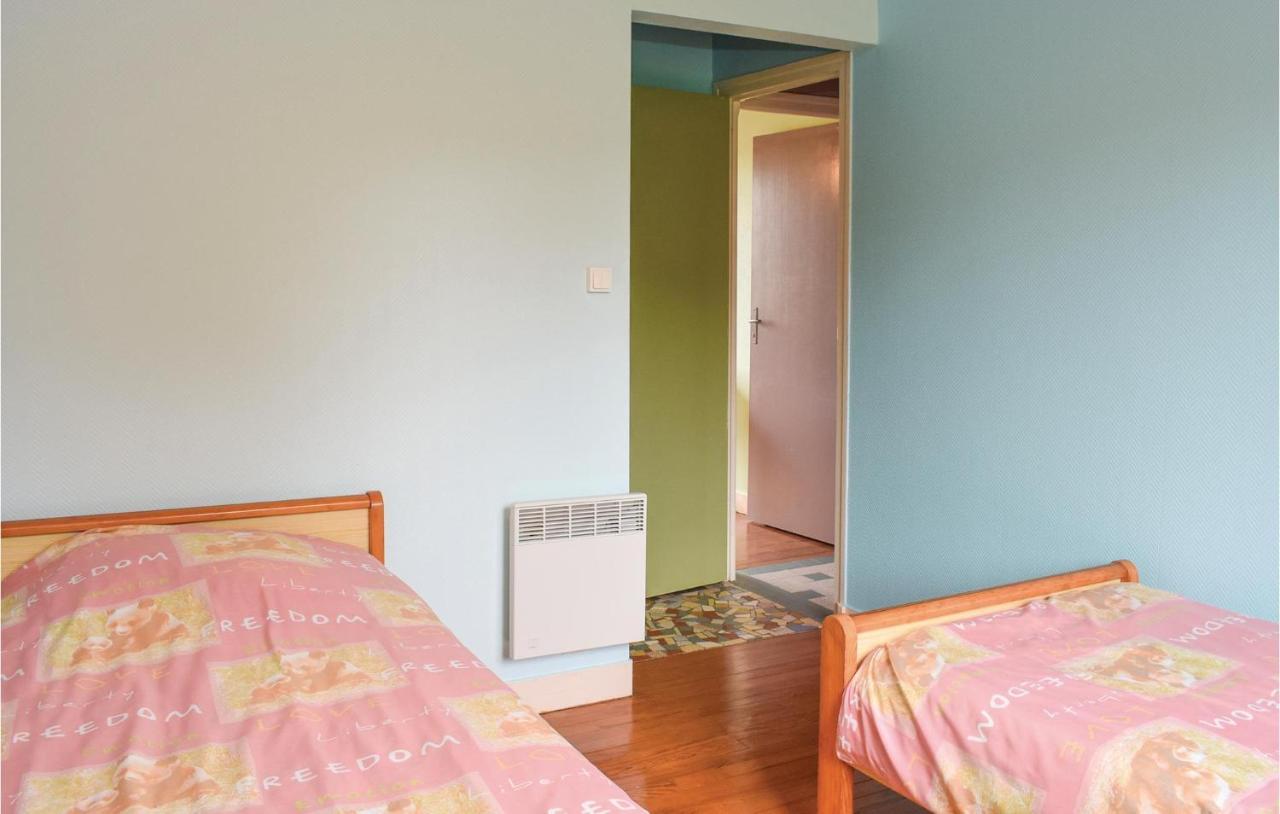 Holiday Home In Montsernelle Lithaire Bagian luar foto