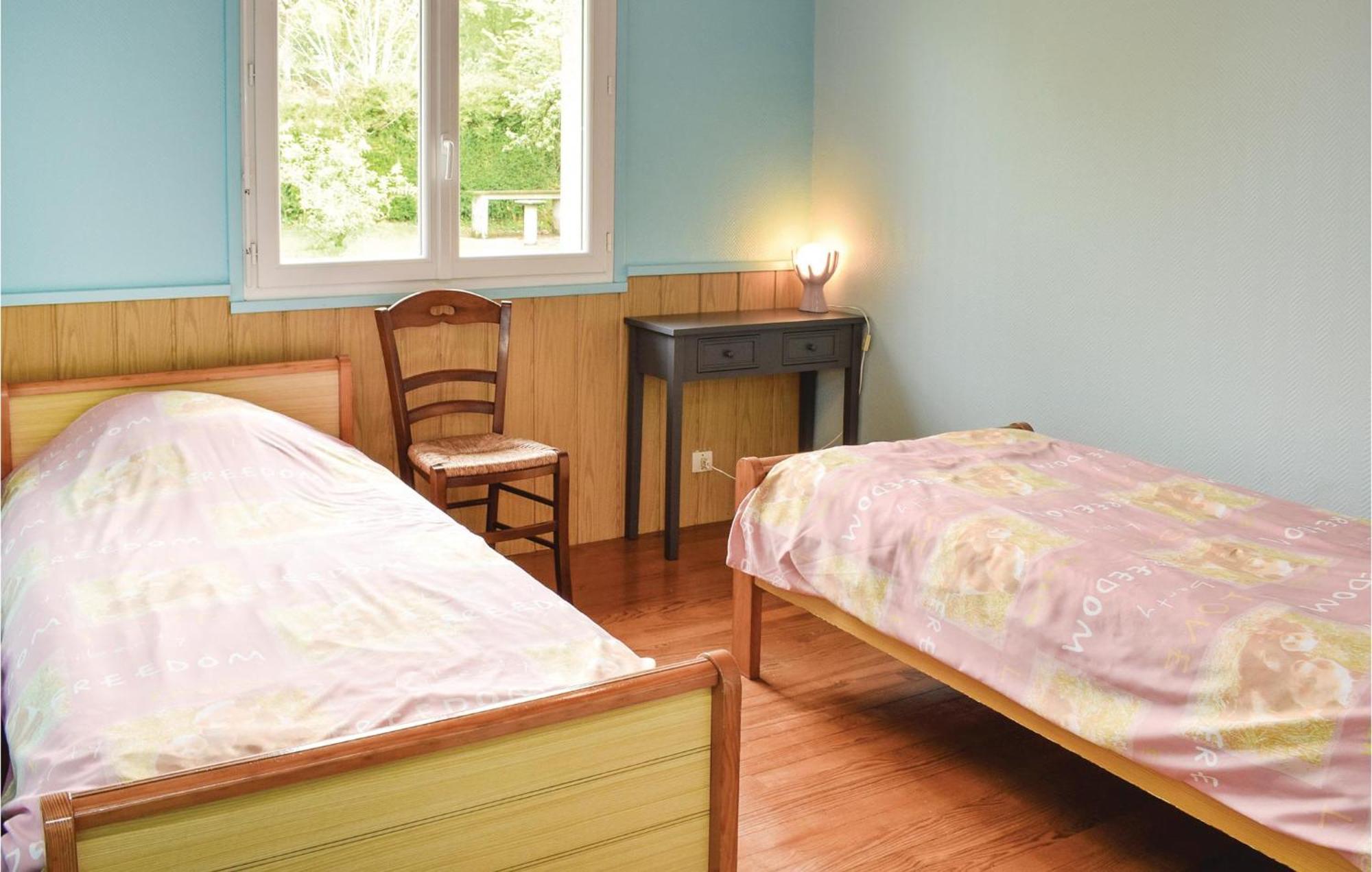 Holiday Home In Montsernelle Lithaire Bagian luar foto