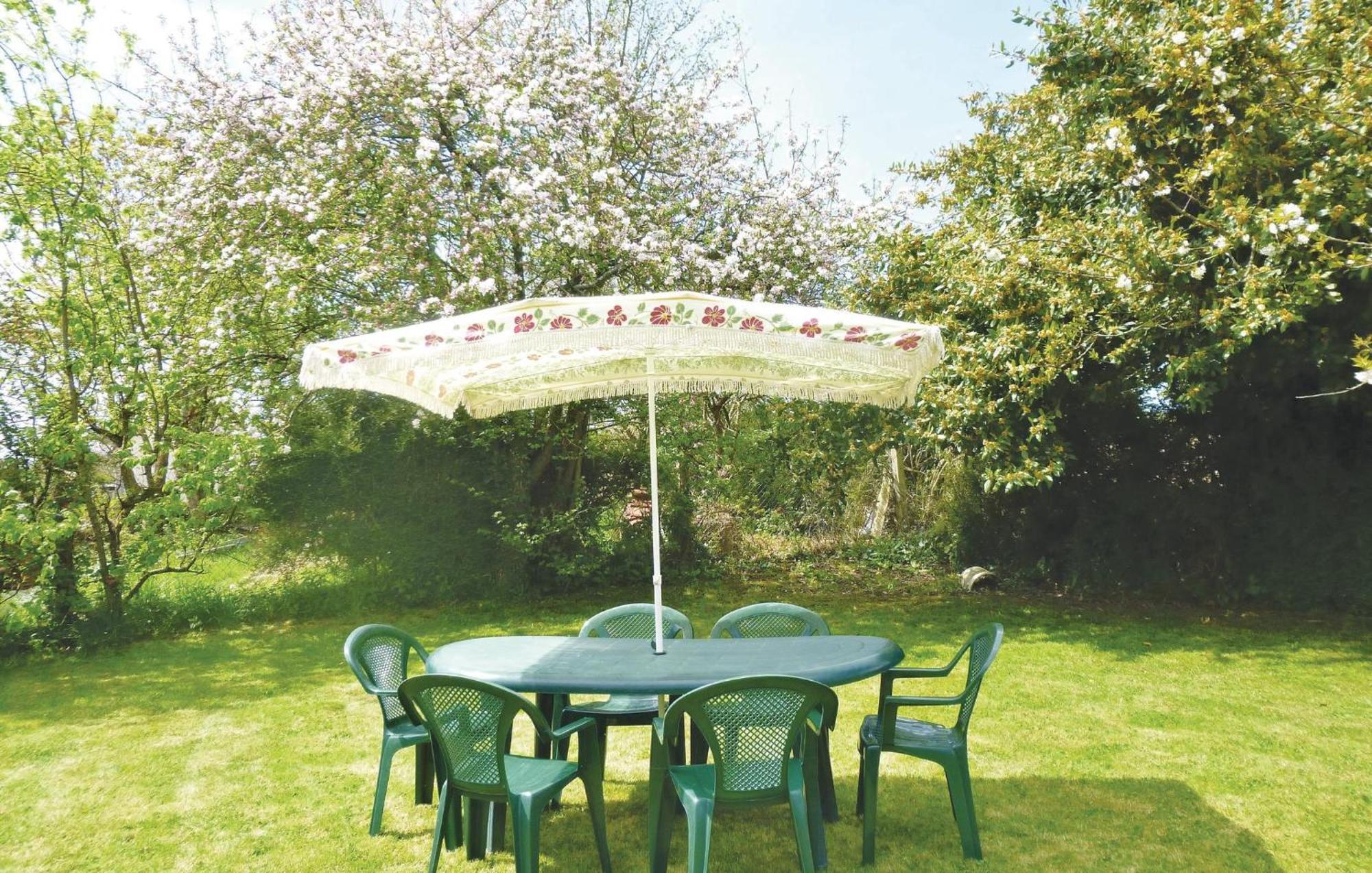Holiday Home In Montsernelle Lithaire Bagian luar foto